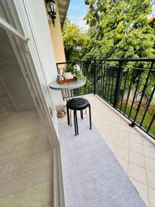 Een balkon of terras bij MVS Apartment
