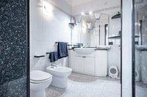 Gallery image of Quartu Sant'Elena Bright Flat with Balcony! in SantʼAndrea +6 photos