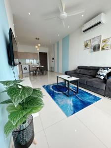 TV a/nebo společenská místnost v ubytování urban sea view home 2bed studio