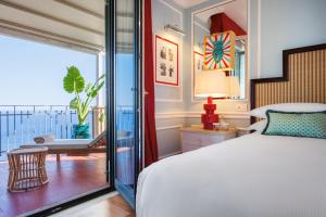 Llit o llits en una habitació de Grand Hotel San Pietro Taormina