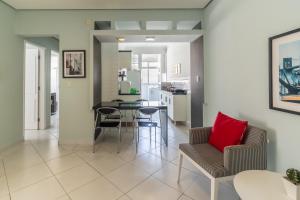 Kuchyň nebo kuchyňský kout v ubytování Apartamento Guarujá Praia Tombo