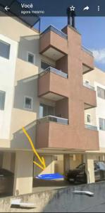 Budova, kde se apartmán nachází + 2 fotografie