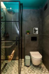 Valaoritou 3 Luxury Rooms的一间浴室