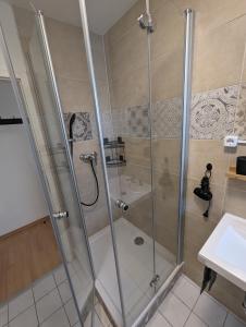 Ένα μπάνιο στο Ferienwohnung Mila, Scheidt