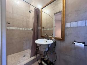 Et badeværelse på Lake house retreat + 6 billeder