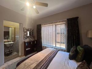 En eller flere senge i et værelse på Lake house retreat