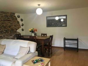 O zonă de relaxare la Casa da Forxa, renovated former forge/ smithy +26 fotografii