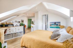 Posteľ alebo postele v izbe v ubytovaní Cocoon au coeur de Nantes