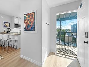 Discount For 30 Days Plus Stay In Culver City