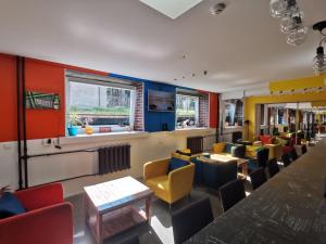 Lounge nebo bar v ubytování Bar-celona