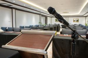 Zona business o sala conferenze di Sago Palm Hotel