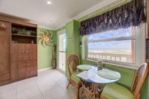 Gambar di galeri bagi BEACHFRONT Studio Condo di Pompano Beach