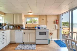 A kitchen or kitchenette at Bayfront Red Creek Vacation Rental with Boat Dock!