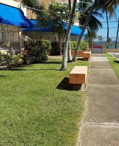 Zahrada ubytování 1st floor, A/C Everywhere, Balcony with Beach View in Luquillo
