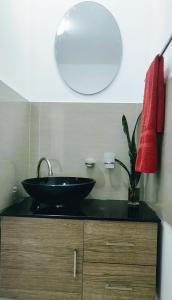 Bathroom sa Bello Departamento, cerca de Quality, Hospital Privado, Clinca, parque Velez, Universidades