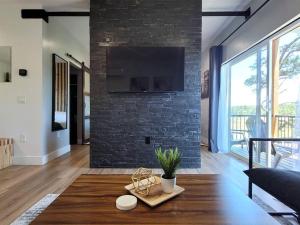 TV a/nebo společenská místnost v ubytování Scenic Luxury Villa!
