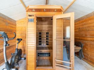 에 위치한 Cozy holiday home in Meijel with sauna in a wooded area에서 갤러리에 업로드한 사진