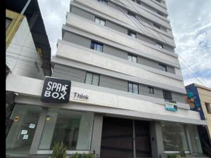 Το κτήριο όπου στεγάζεται  το διαμέρισμα