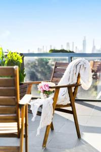Un balcon sau o terasă la New listing! Amazing Park River View Luxury 3B2B