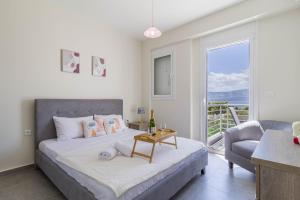 Gallery image of Enchanted Sunlit Villa Retreat in Isthmia