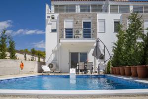 Gallery image of Enchanted Sunlit Villa Retreat in Isthmia