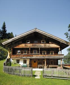 Fotografie z fotogalerie ubytování Bauernhaus & Appartement Goldschmied v destinaci Fügenberg