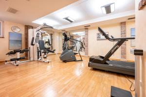 Fitness centrum a/nebo fitness zařízení v ubytování Hotel Neuwirt