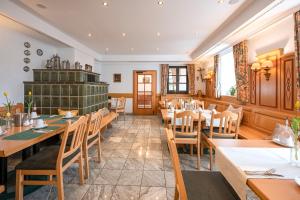 Restaurace v ubytování Hotel Neuwirt