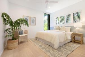 Katil atau katil-katil dalam bilik di Wanda Ocean Front - Direct access to Tallow beach +30 gambar