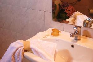 Kylpyhuone majoituspaikassa Orpheus Hotel