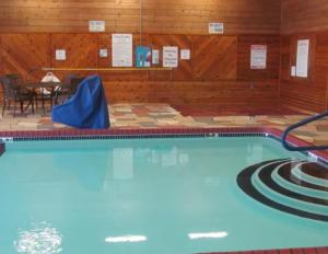 Πισίνα στο ή κοντά στο Holiday Inn Express Hotel & Suites Lexington by IHG
