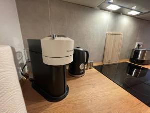 エッセンにあるCentral•Balcony•Messe•Uniklinik perfect for 2のコーヒーメーカー