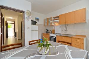 Köök või kööginurk majutusasutuses Apartment Brajdine 405
