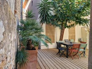 Patio alebo iná vonkajšia časť ubytovania Maison T4 centre ville et plage