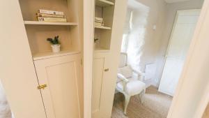 Koupelna v ubytování Ty Fry Cottage + 45 fotografií