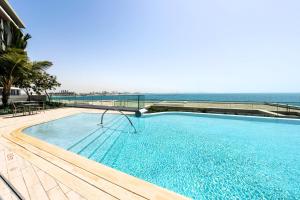Bazén v ubytování Bluewaters Residences - Sea View, Bluewaters Island - Mint Stay nebo v jeho okolí