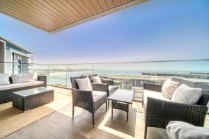 Posezení v ubytování Bluewaters Residences - Sea View, Bluewaters Island - Mint Stay