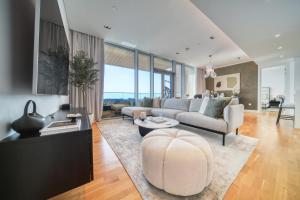 Posezení v ubytování Bluewaters Residences - Sea View, Bluewaters Island - Mint Stay