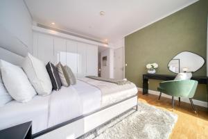Postel nebo postele na pokoji v ubytování Bluewaters Residences - Sea View, Bluewaters Island - Mint Stay