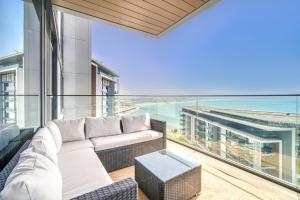 Balkón nebo terasa v ubytování Bluewaters Residences - Sea View, Bluewaters Island - Mint Stay