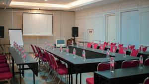 The business area and/or conference room at The Win Hotel Surabaya
