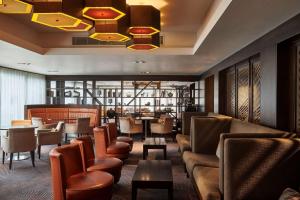 Posezení v ubytování DoubleTree by Hilton London Ealing