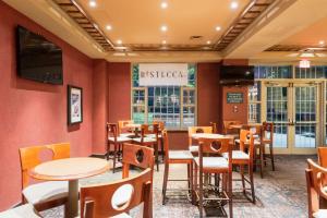 Χώρος καθιστικού στο Embassy Suites Parsippany