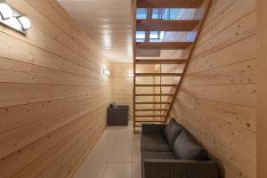 Zdjęcie z galerii obiektu Chalet d’exception avec sauna, jacuzzi, ping-pong w mieście Liézey