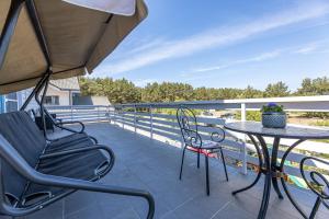 Balkoni atau teres di Villa with private pool Laumes juosta