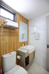 Koupelna v ubytování Newly Luxury Resort Style Condo
