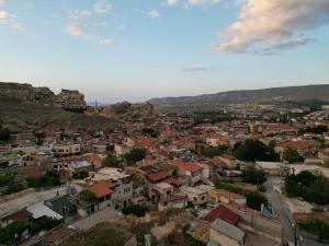 widok na miasto z domów i budynków w obiekcie Cappadocia Landscape House w mieście Nevşehir