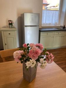 Gallery image of Wohnung im Grünen in Sankt Georgen am Leithagebirge +5 photos