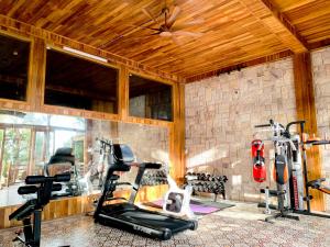 Das Fitnesscenter und/oder die Fitnesseinrichtungen in der Unterkunft Ocean Bay Resort & Spa Phu Quoc