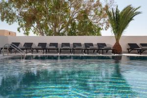 Bassein majutusasutuses MAR n MAR CROWN HOTEL-SUITES või selle lähedal